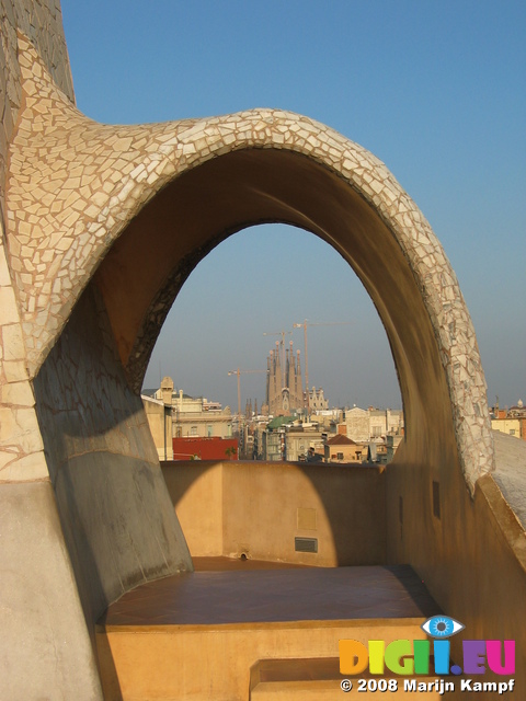 20943 Sagrada Familia from roof La Pedrera